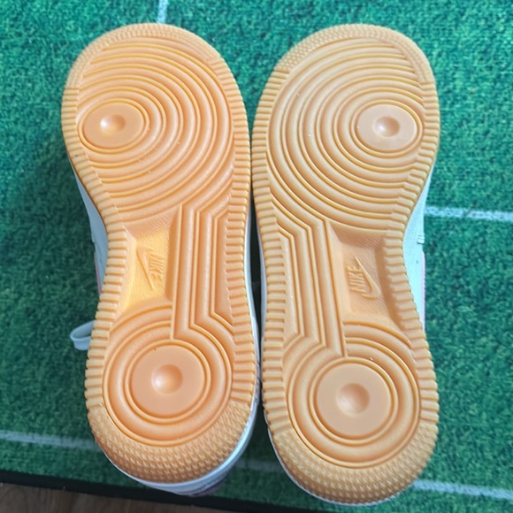 NIKE AIR FORCE 1 LV8 3 - Picture 4 of 4